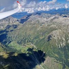 Flugwegposition um 11:37:59: Aufgenommen in der Nähe von Gemeinde Matrei in Osttirol, Österreich in 3324 Meter